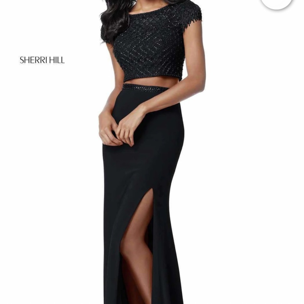 2 navy blue Sherri hill prom/pageant dresses in a size 4 and 6